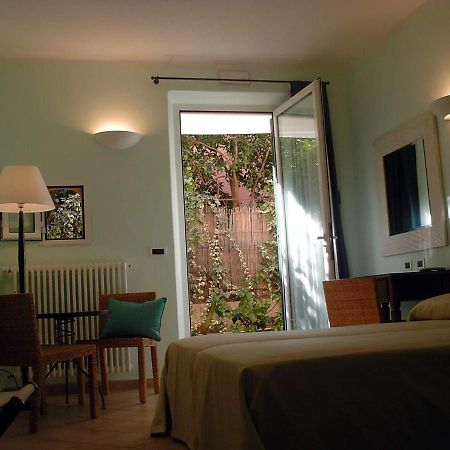 Locanda Conchiglia D'Oro Varigotti Buitenkant foto